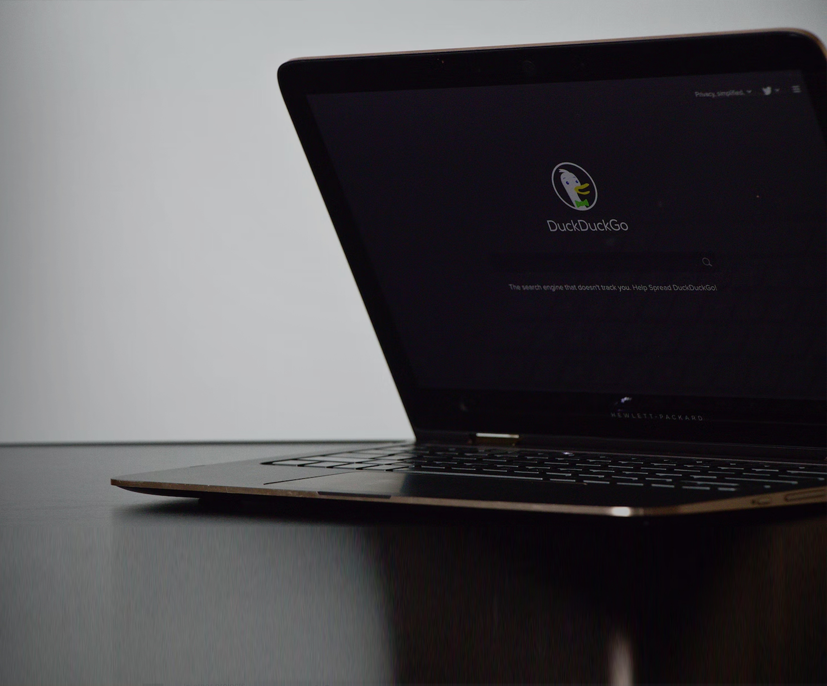 Does duckduckgo track you?